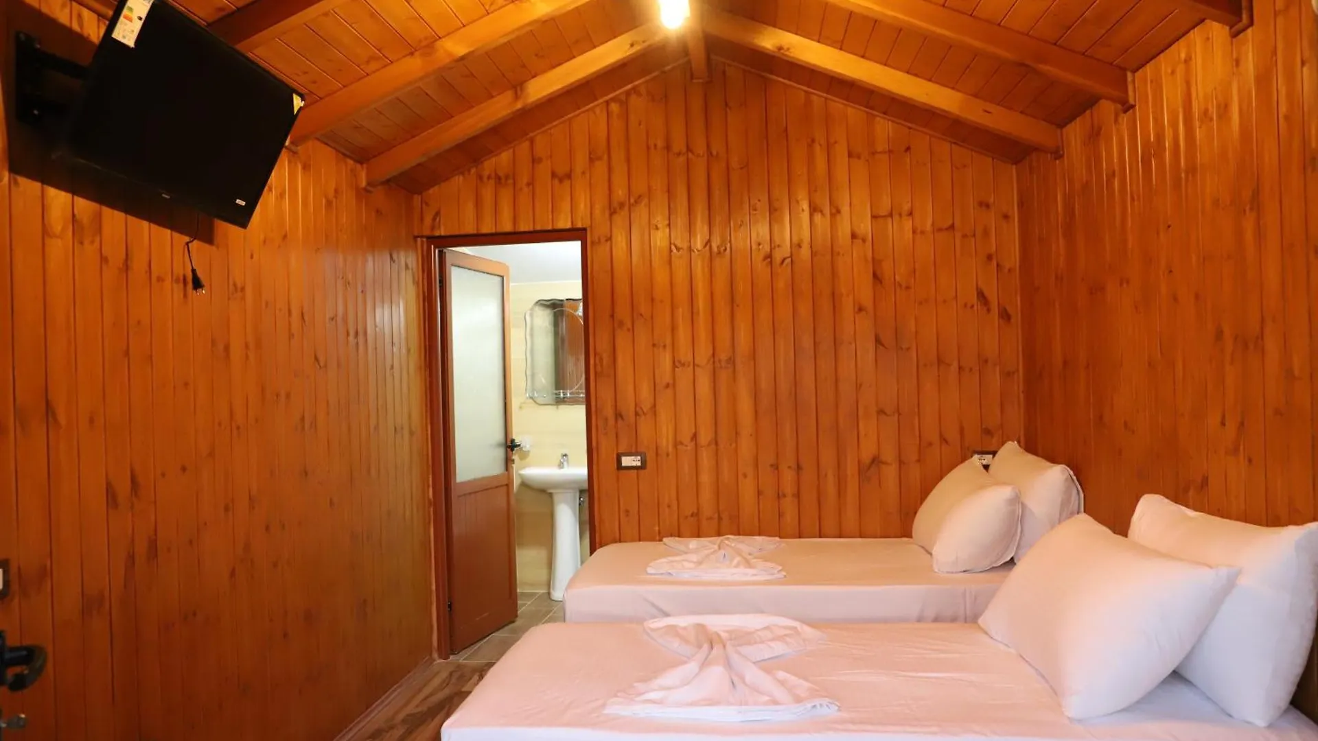 Bujtina Musta Guest House Berat