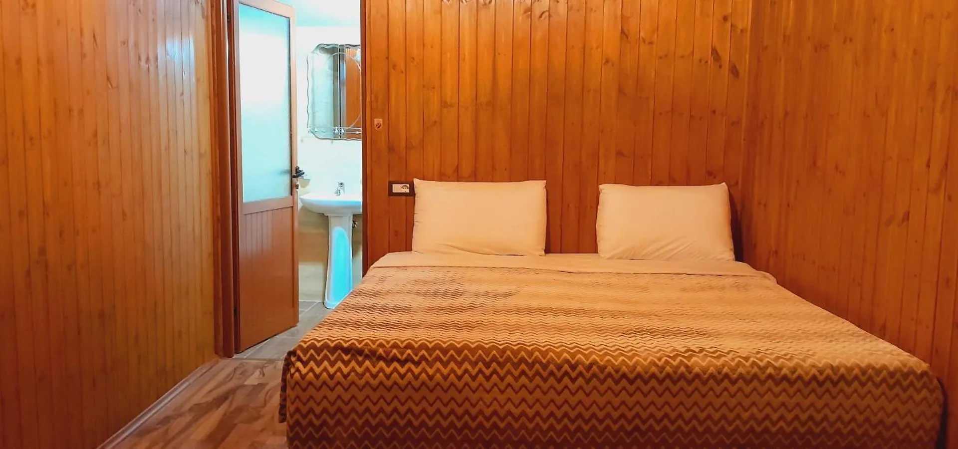 Bujtina Musta Guest House Berat